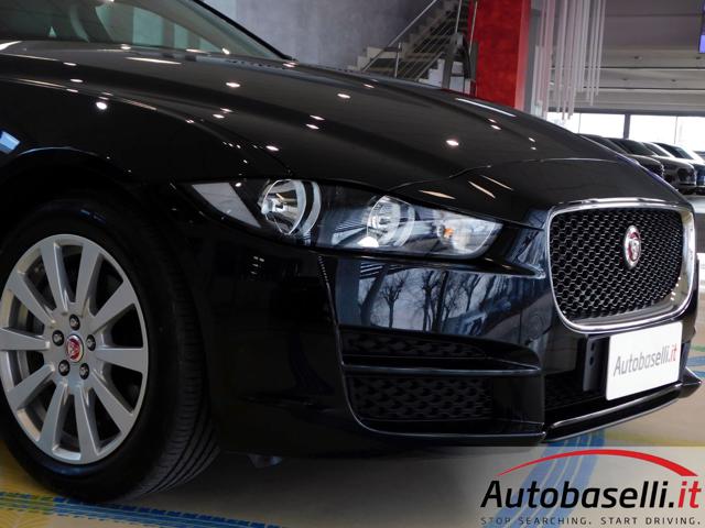 JAGUAR XE usata, con Bluetooth