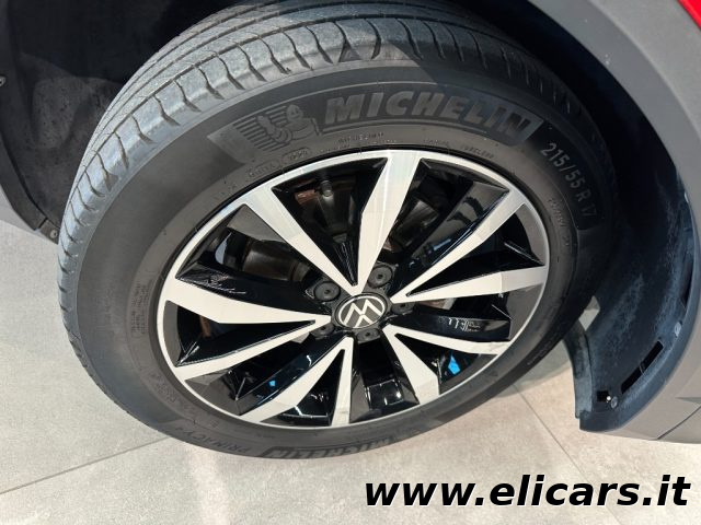 VOLKSWAGEN T-Roc usata, con USB