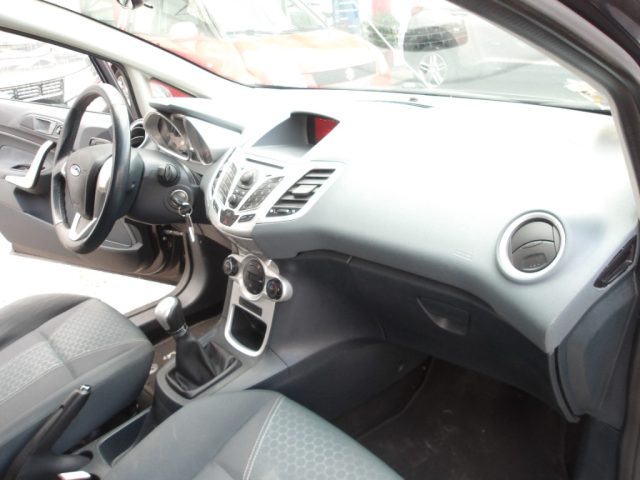 FORD Fiesta usata, con Specchietti laterali elettrici