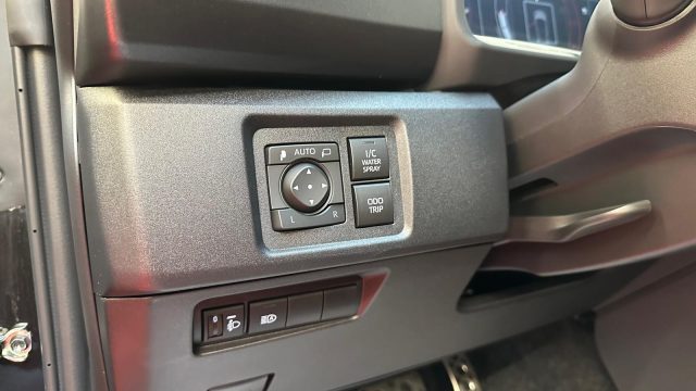 TOYOTA Yaris usata, con Fari Xenon