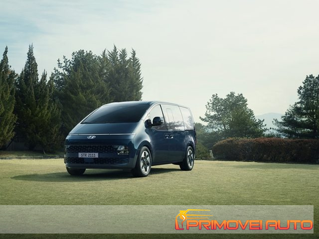 HYUNDAI Staria usata, con Frenata d