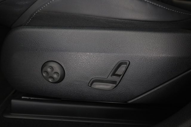 MERCEDES-BENZ GLC 220 usata 13
