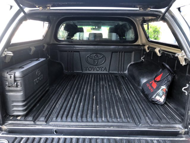 TOYOTA Hilux usata, con Controllo automatico clima