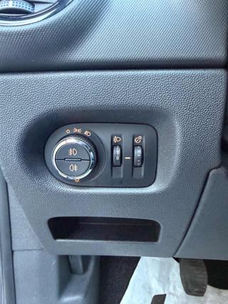 OPEL Corsa usata, con Climatizzatore