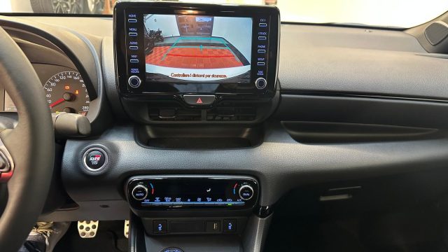 TOYOTA Yaris usata, con Fari Xenon