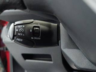 PEUGEOT 3008 usata, con Sensori di parcheggio posteriori