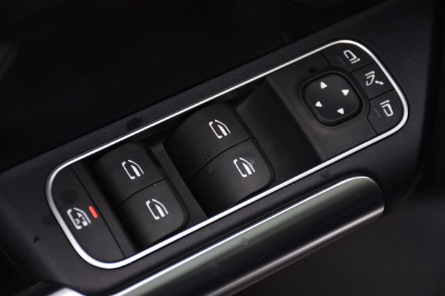 MERCEDES-BENZ GLA 250 usata, con Park Distance Control