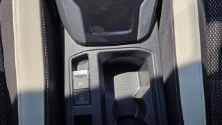 VOLKSWAGEN T-Roc usata, con USB