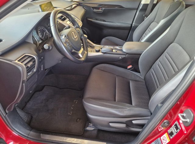 LEXUS NX 300h usata, con Controllo automatico clima