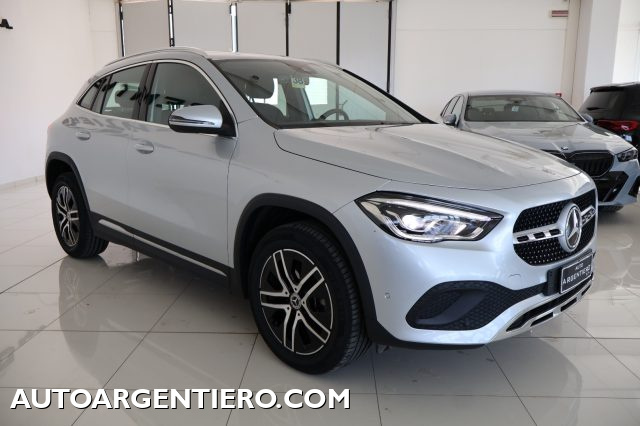 MERCEDES-BENZ GLA 200 usata, con Hill holder