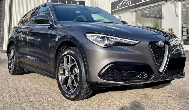 ALFA ROMEO Stelvio usata, con Controllo automatico clima