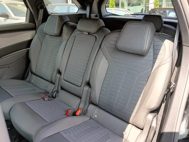 PEUGEOT 5008 usata, con Cerchi in lega