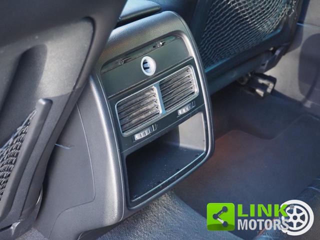 VOLKSWAGEN Touareg usata 43