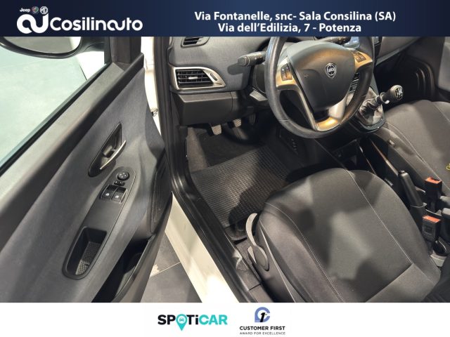 LANCIA Ypsilon usata, con Autoradio digitale