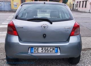 TOYOTA Yaris usata, con Autoradio