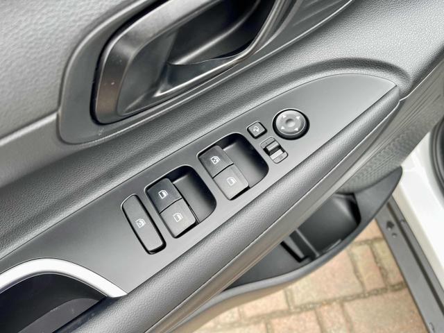 HYUNDAI Bayon usata, con Controllo elettronico della corsia