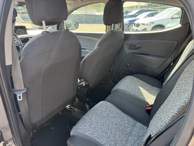 LANCIA Ypsilon usata, con Autoradio digitale