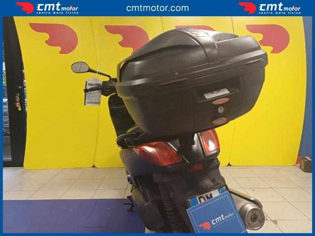 YAMAHA X-Max 250 usata 3