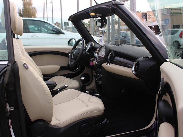 MINI Cabrio usata, con Interni in pelle