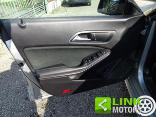 MERCEDES-BENZ CLA 200 usata, con Fari LED