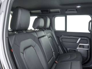 LAND ROVER Defender usata 4