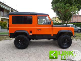 LAND ROVER Defender usata, con Gancio traino