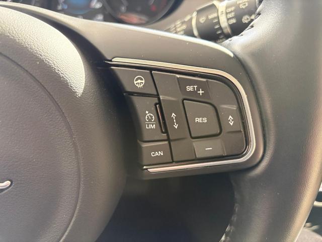 JAGUAR E-Pace usata, con Interni in pelle