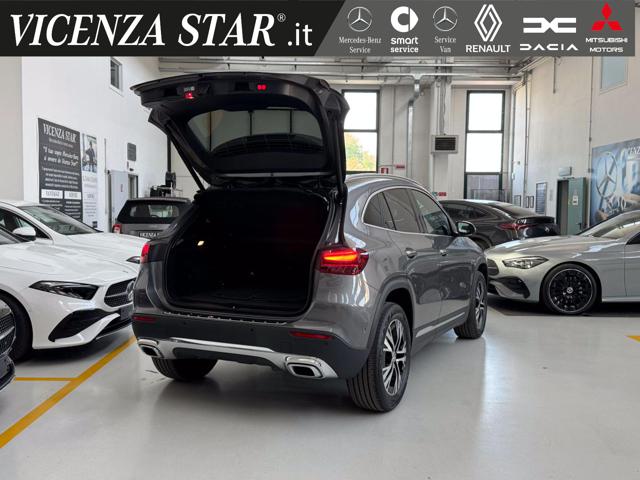 MERCEDES-BENZ GLA 180 usata, con Sistema di navigazione