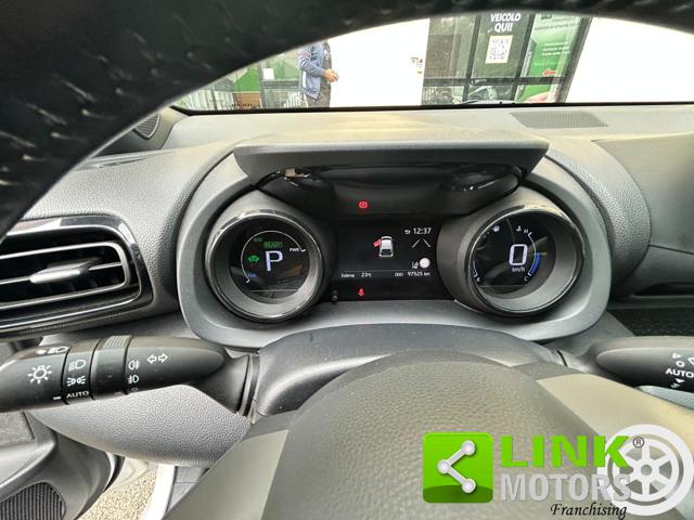 TOYOTA Yaris usata 13