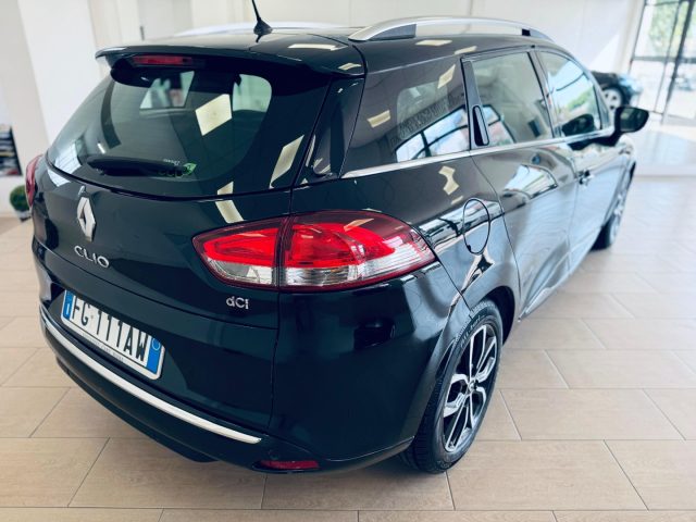 RENAULT Clio usata, con Alzacristalli elettrici
