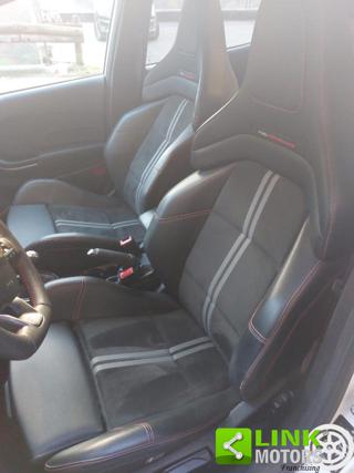 FORD Fiesta usata, con Autoradio