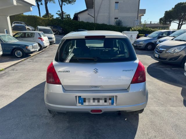 SUZUKI Swift usata, con Autoradio