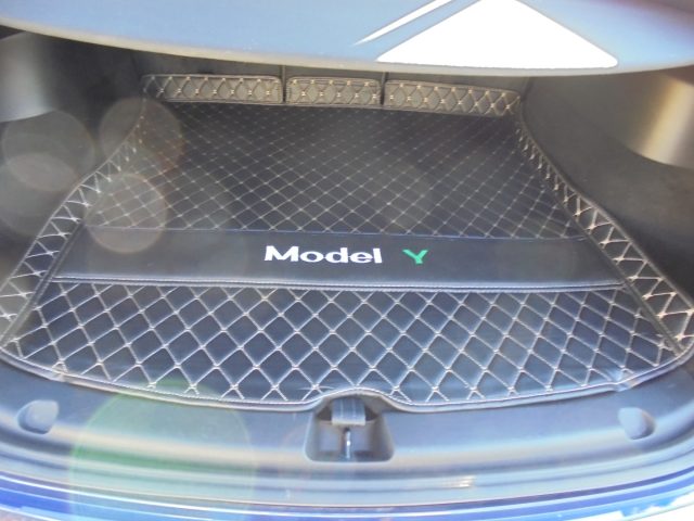 TESLA Model Y usata 17