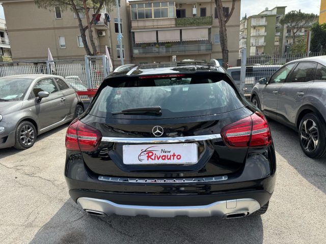 MERCEDES-BENZ GLA 200 usata, con Chiusura centralizzata