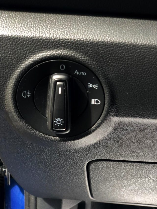 VOLKSWAGEN T-Roc usata, con Autoradio digitale