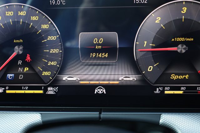 MERCEDES-BENZ E 220 usata, con Volante in pelle