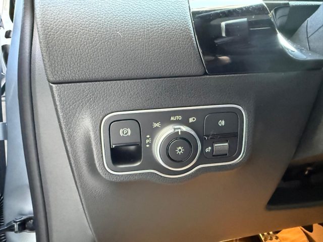 MERCEDES-BENZ GLA 180 usata, con Sensore di luce