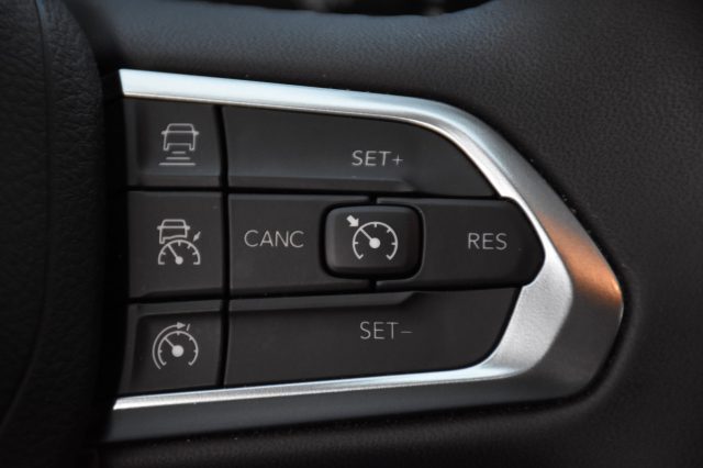 JEEP Compass usata, con Volante in pelle