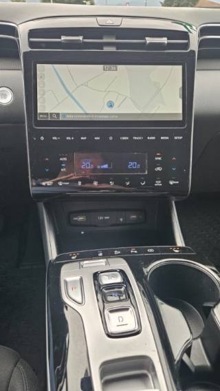 HYUNDAI Tucson usata, con Sedile posteriore sdoppiato