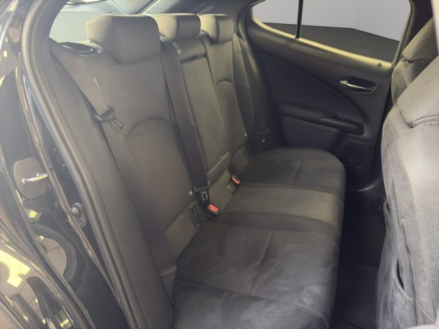LEXUS UX 250h usata, con Bluetooth