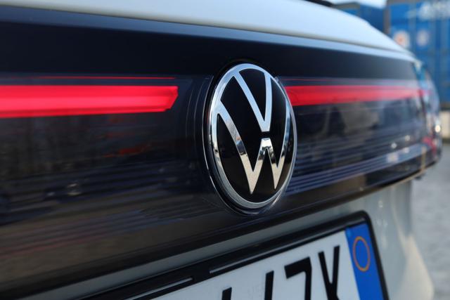 VOLKSWAGEN Taigo usata, con USB