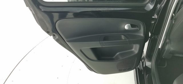 VOLKSWAGEN e-up! usata 59
