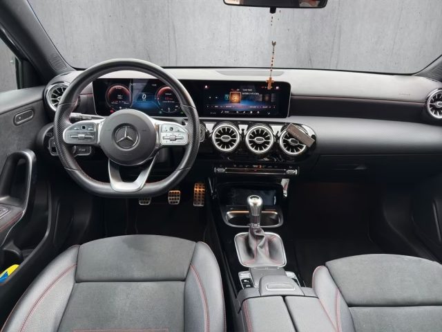 MERCEDES-BENZ A 180 usata, con Cronologia tagliandi