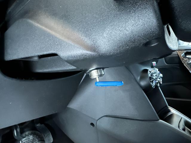 PEUGEOT 208 usata, con Volante in pelle