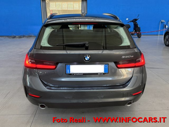 BMW 330 usata, con Touch screen