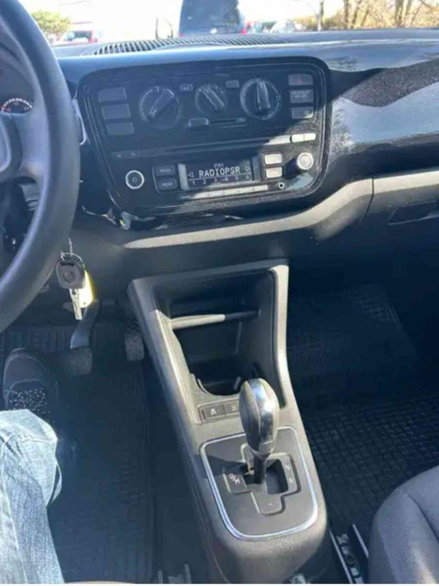 VOLKSWAGEN up! usata 8