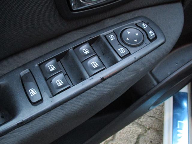 RENAULT Scenic usata, con Sensori di parcheggio posteriori