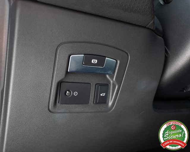 LAND ROVER Range Rover Velar usata, con Portellone posteriore elettrico