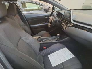 TOYOTA C-HR usata, con Autoradio