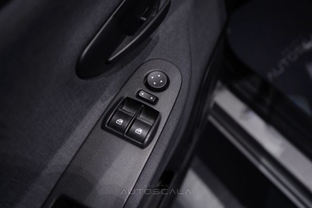 LANCIA Ypsilon usata, con Fendinebbia